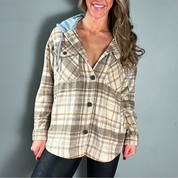 Ashley by 26 International Cozy Wool Blend Plaid Shirt Jacket Shacket with Hood - Picture 3 of 4